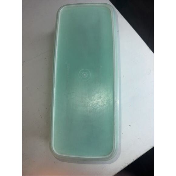 Tupperware Celery Vegetable Green Keeper #782-3 Container w Lid and Vent - Picture 3 of 7